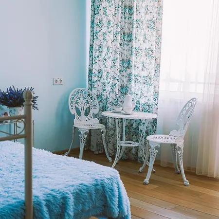 Tsvetok Hotel 3*